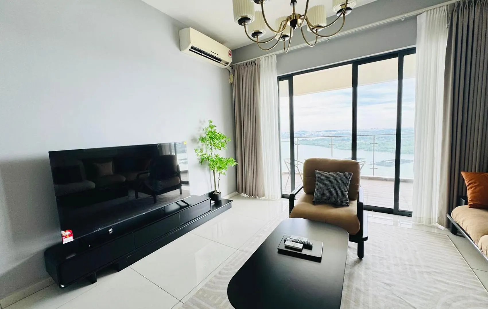 Danga Bay Seaview Laurel Blue Escape Apartment Johor Bahru